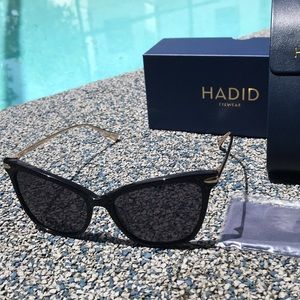NWT Hadid Jetsetter Sunglasses